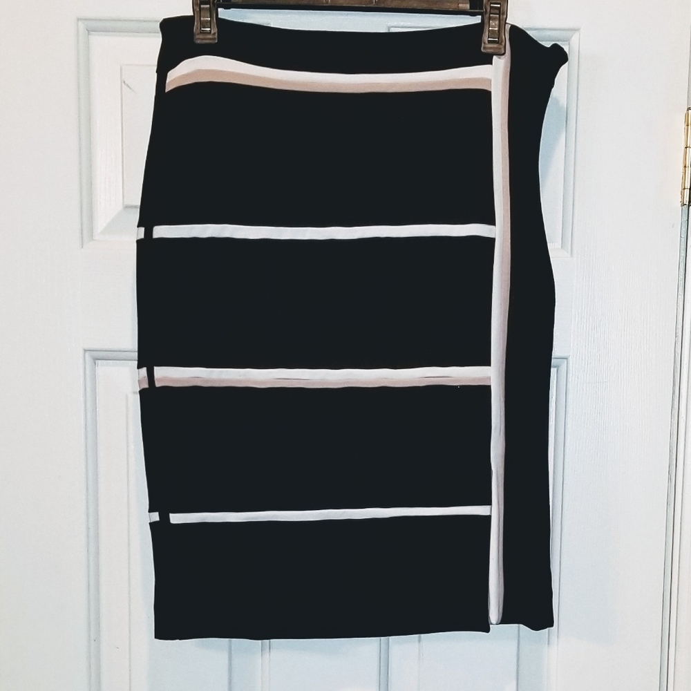 Size 10 WHITE HOUSE BLACK MARKET SKIRT